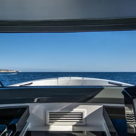 Botel Yaloou Exclusive Yachting & More Bluegame 42 *