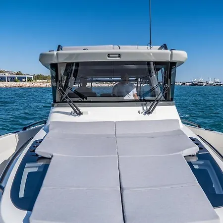 Botel Yaloou Exclusive Yachting & More Bluegame 42 *